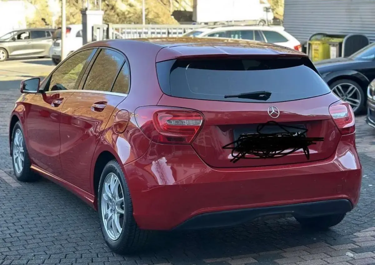 Gebraucht Mercedes A200 136 PS (100 kW) 2014 Rot Limousine
