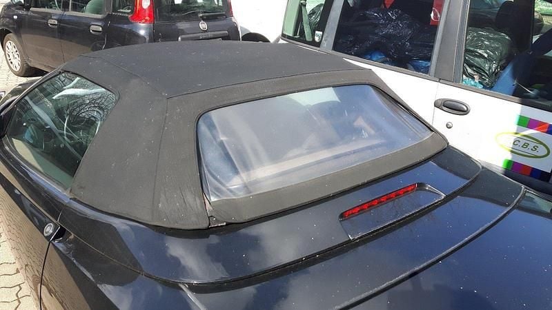 Second-hand Alfa Romeo Spider 144 CP (105 kW) 1998 Negru Cabrio