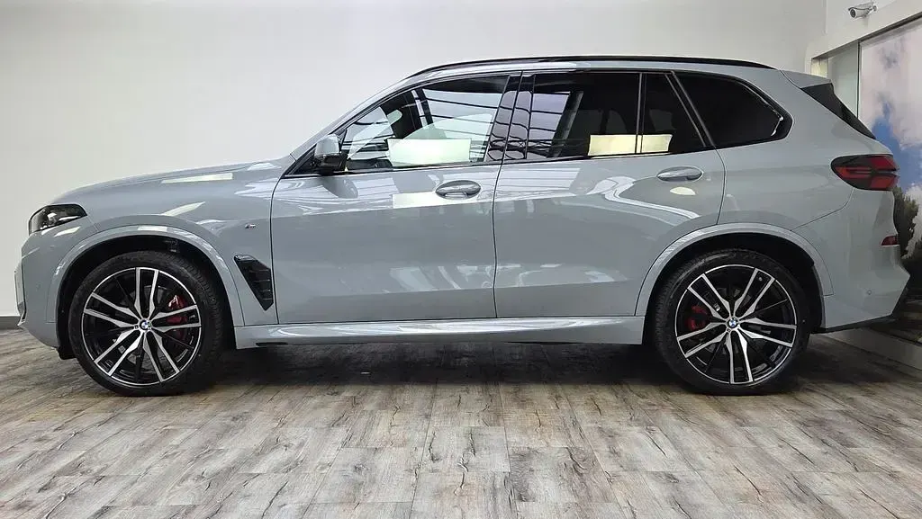 Gebraucht BMW X5 M Sport 298 PS (219 kW) 2025 (0c4p) brooklyngrau SUV