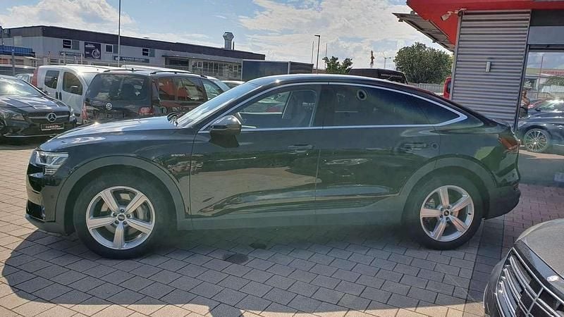Gebraucht Audi e-tron Basis 230 kW (313 PS) 2021 Brillantschwarz SUV