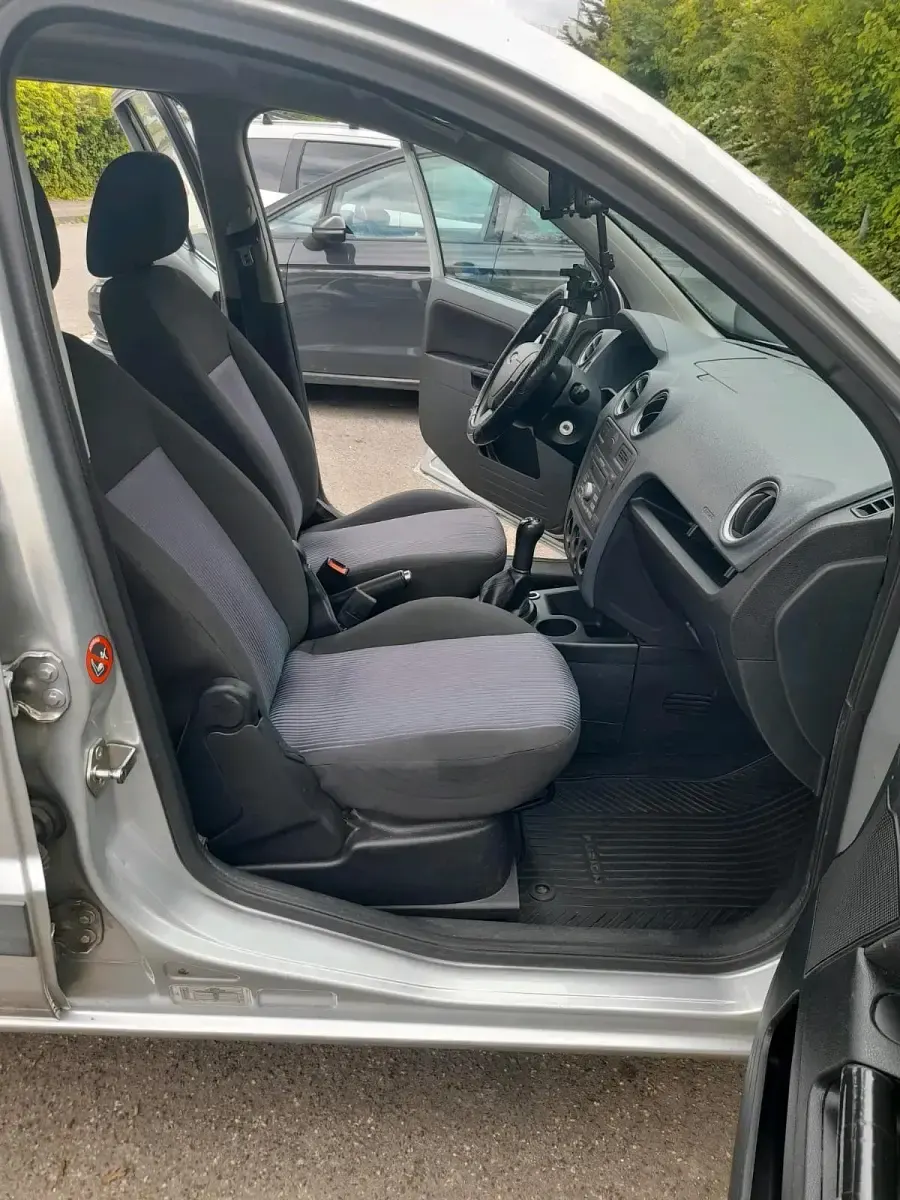Gebraucht Ford Fusion 80 PS (58 kW) 2008 Grau Kleinwagen