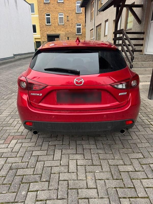 Gebraucht Mazda 3 Center-Line 120 PS (88 kW) 2014 Rot Limousine
