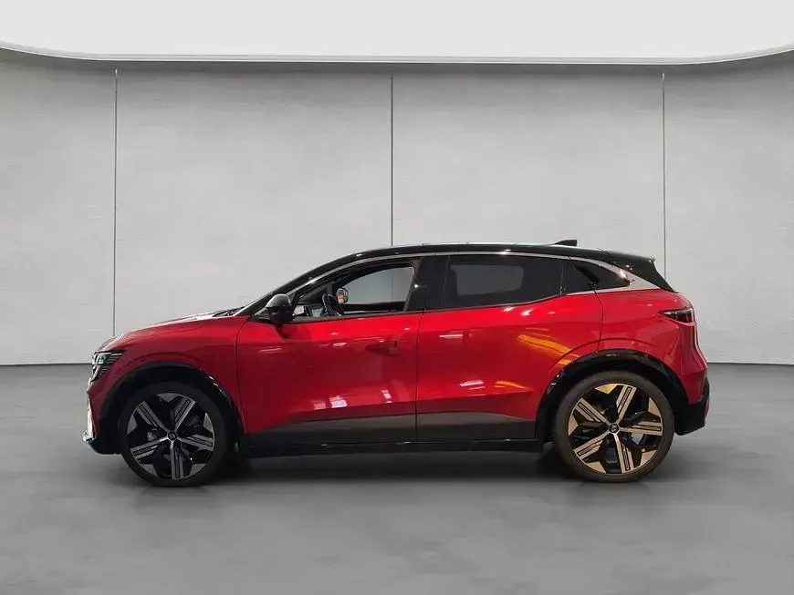 Neu Renault Megane E-Tech Iconic 160 kW (218 PS) 2025 Dezirrot metallic/dach black Limousine