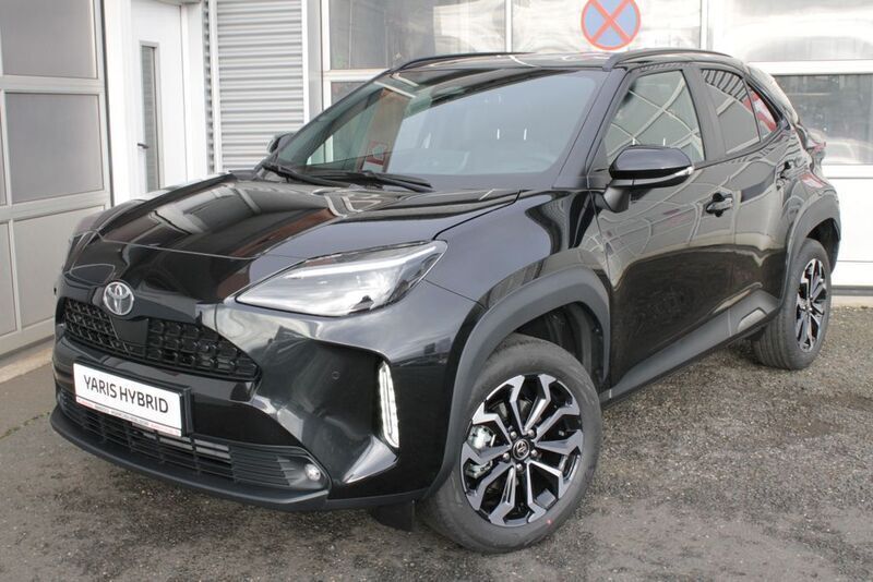 Schwarz Neu 2024 Toyota Yaris Cross Team SUV | 27.990 € (Guter Preis) - Bild 1/4