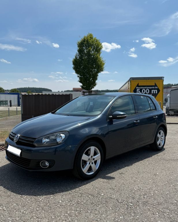 Blau Gebraucht 2011 VW Golf VI Edition Limousine | 5.900 € (Etwas zu teuer) - Bild 1/4