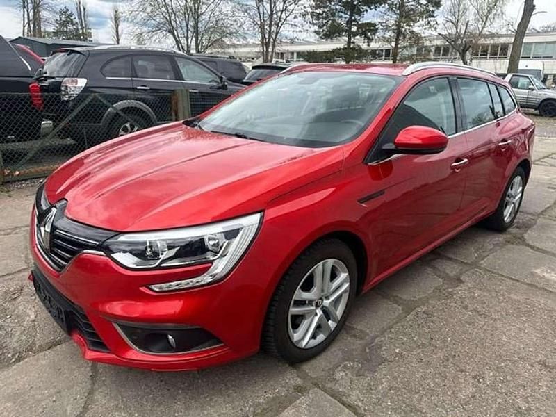 Rot Gebraucht 2017 Renault Mégane GrandTour Business Kombi | 12.400 € (Fairer Preis) - Bild 1/4