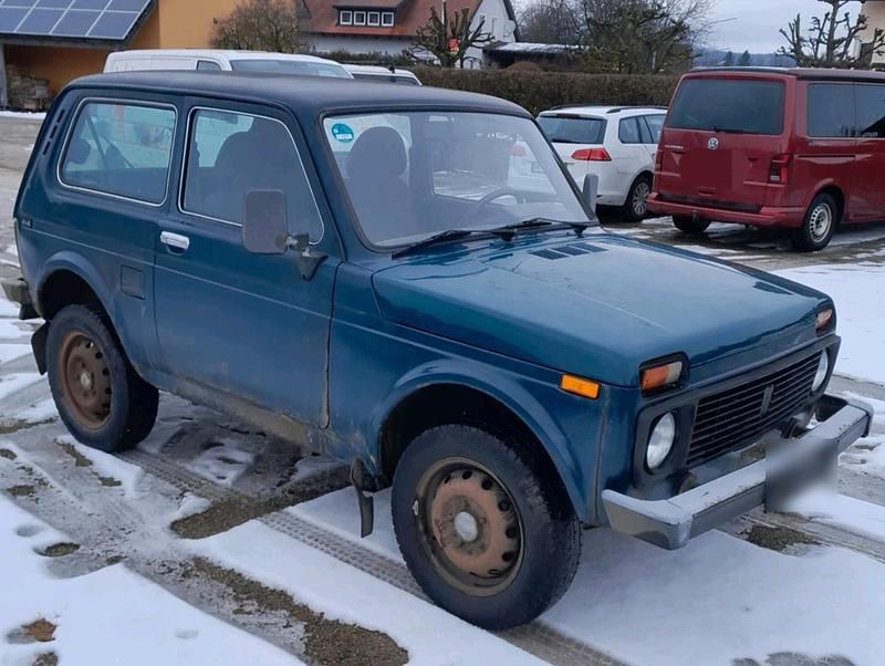 Gebraucht Lada niva 82 PS (60 kW) 2009 Grün SUV