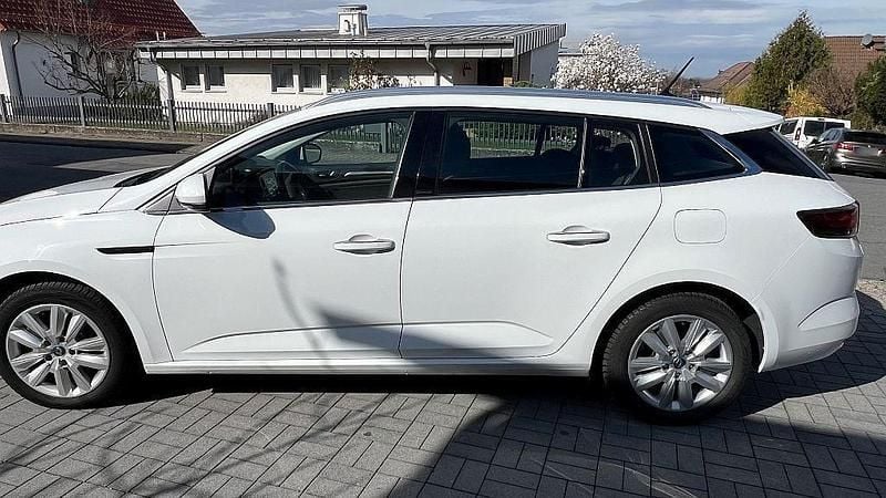 Gebraucht Renault Megane E-Tech 158 PS (116 kW) 2021 Weiß Kombi