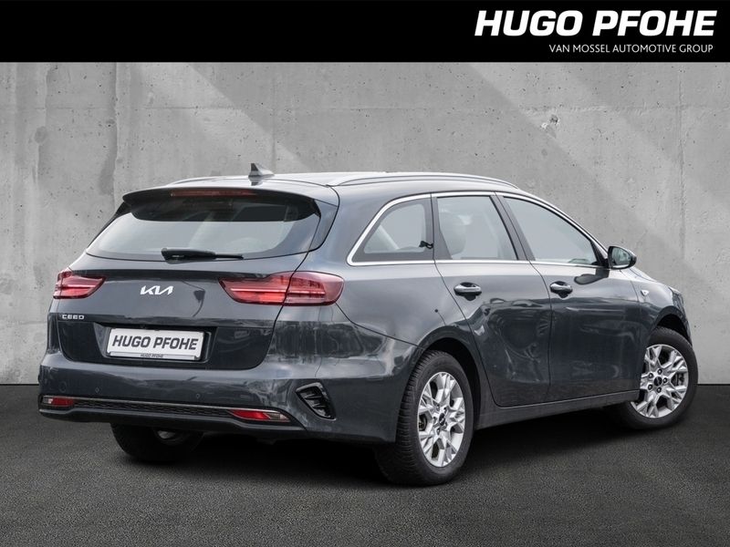 Gebraucht Kia Ceed Vision 160 PS (117 kW) 2023 Pentametal metallic Kleinwagen