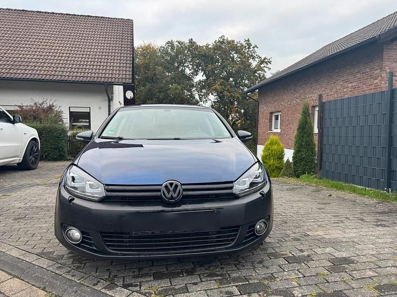 Blau Gebraucht 2011 VW Golf VI Limousine | 2.990 € (Superpreis) - Bild 1/4