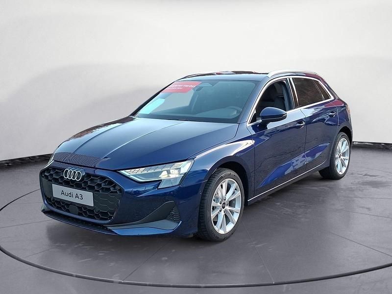 Blau Neu 2025 Audi A3 Sportback Advanced Kleinwagen | 28.900 € (Superpreis) - Bild 1/4