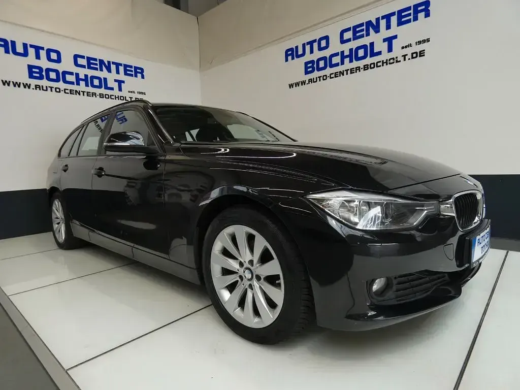 Gebraucht BMW 318 143 PS (105 kW) 2013 Schwarz Limousine
