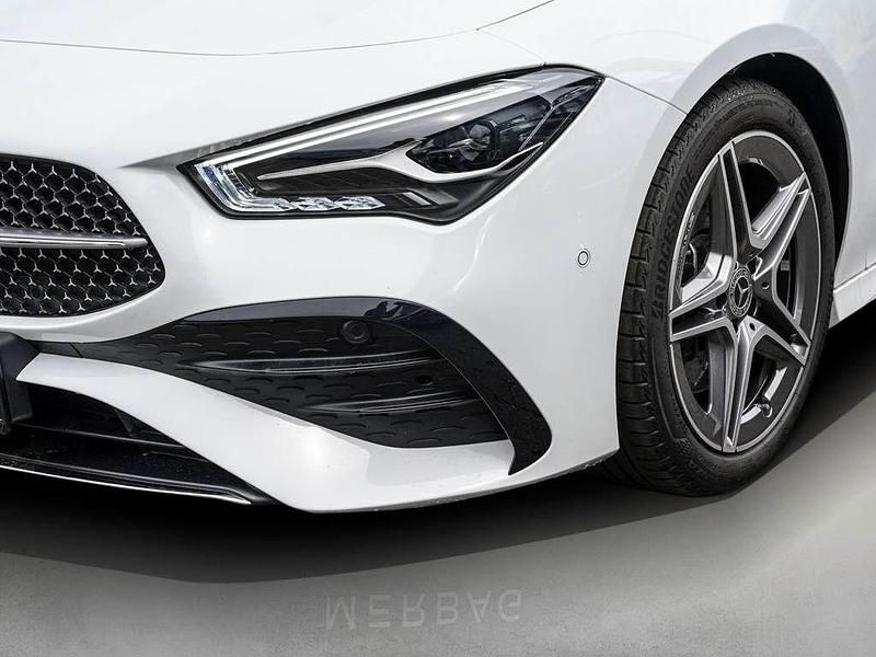 Gebraucht Mercedes CLA200 Shooting Brake Advanced Plus 177 PS (130 kW) 2024 Digitalweiß Kombi