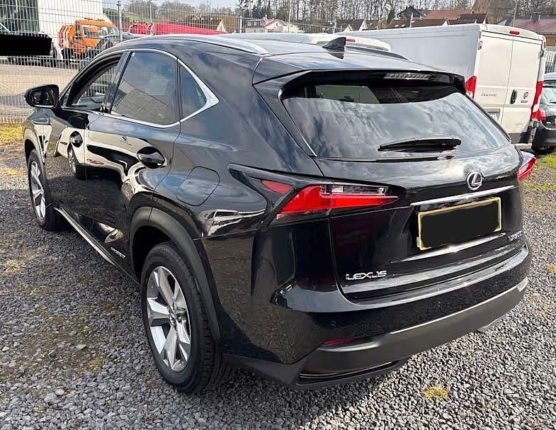 Gebraucht Lexus NX300h E-FOUR 155 PS (114 kW) 2016 Schwarz SUV