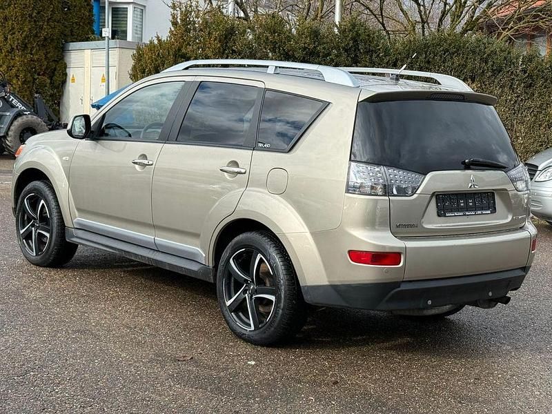 Gebraucht Mitsubishi Outlander 170 PS (125 kW) 2009 Gold SUV