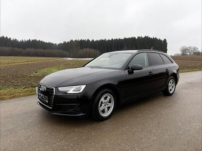 Gebraucht Audi A4 150 PS (110 kW) 2018 Schwarz Kombi