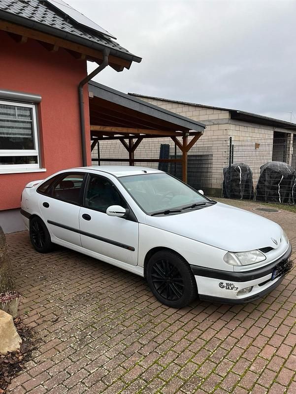 Weiß Gebraucht 1994 Renault Laguna Limousine | 2.300 € - Bild 1/4