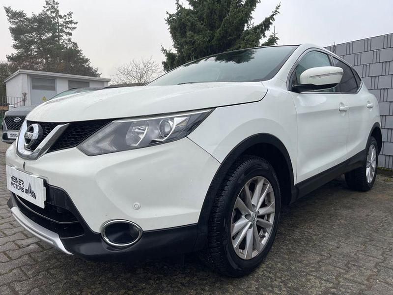 Weiß Gebraucht 2014 Nissan Qashqai Acenta+ SUV | 6.490 € (Teuer) - Bild 1/4