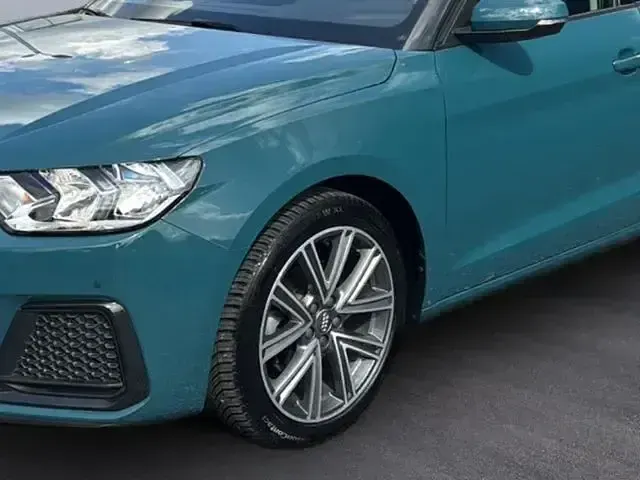 Gebraucht Audi A1 Sportback Advanced 116 PS (85 kW) 2019 Grün Kleinwagen