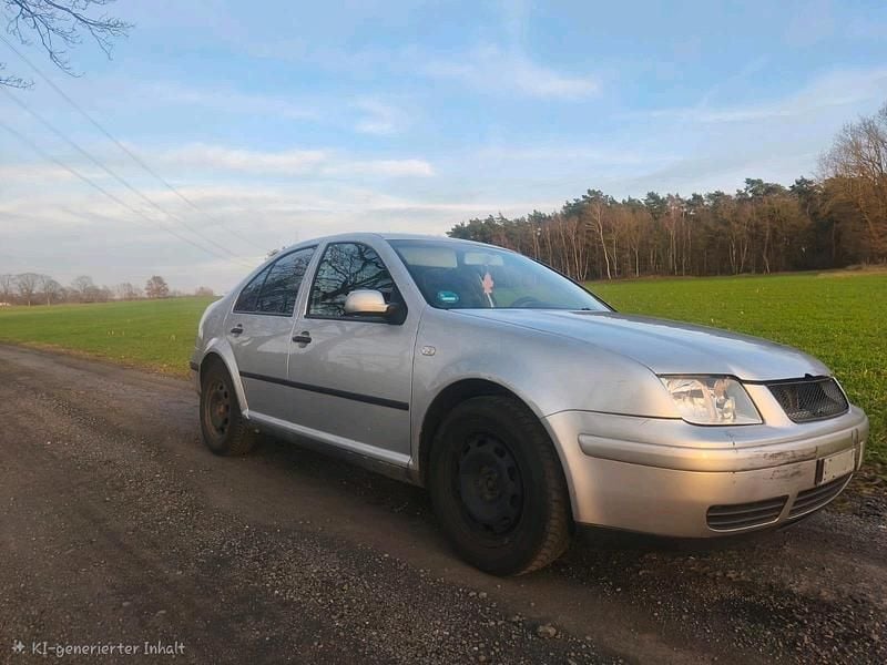 Second-hand VW Bora 131 CP (96 kW) 2003 Argintiu Berlinǎ