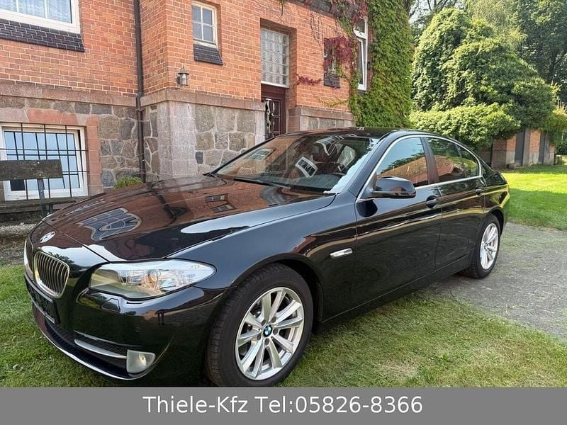 Schwarz Gebraucht 2011 BMW 520 Efficient Dynamics Limousine | 6.499 € (Superpreis) - Bild 1/4