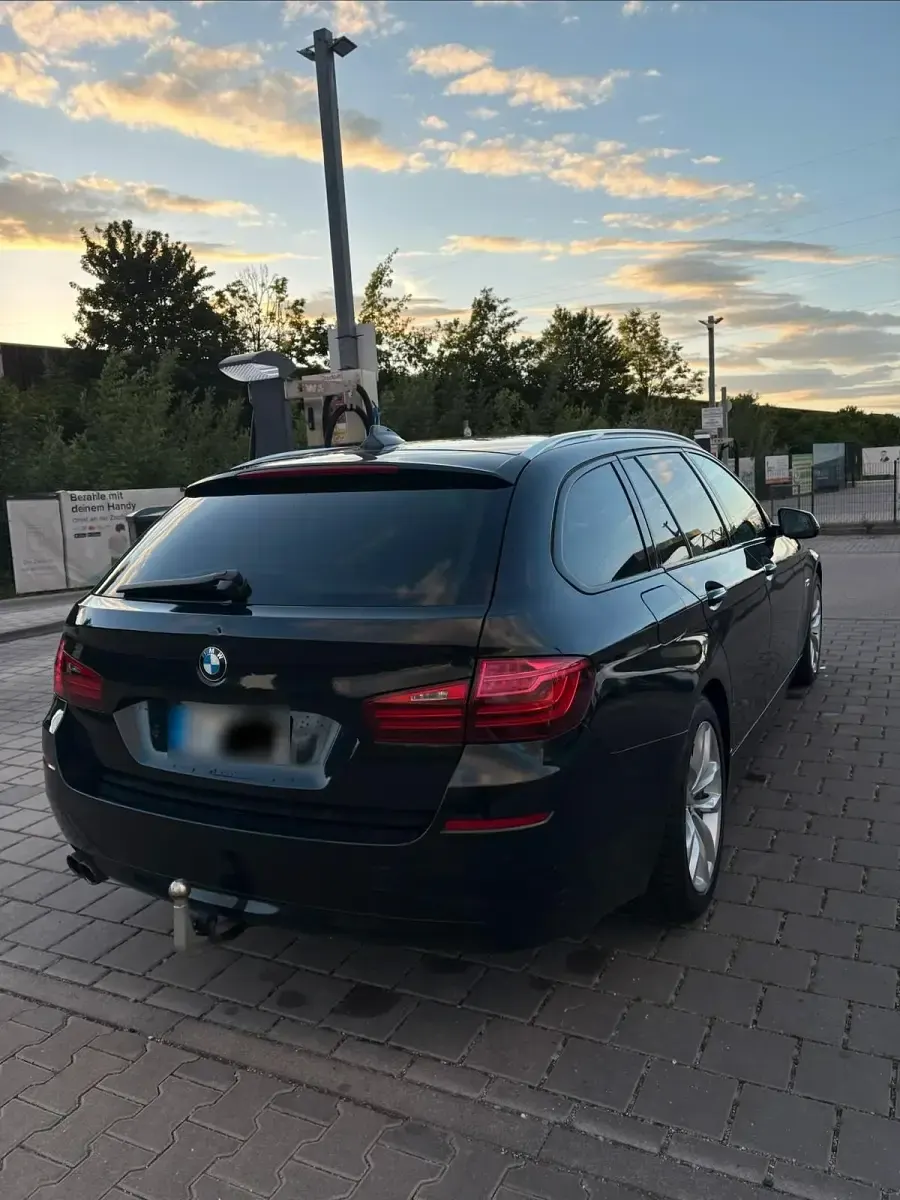 Gebraucht BMW 520 Efficient Dynamics 190 PS (139 kW) 2015 Schwarz Kombi