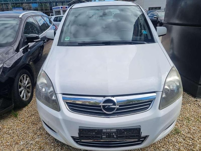 Weiß Gebraucht 2010 Opel Zafira Edition Van / Kleinbus | 4.900 € (Fairer Preis) - Bild 1/4