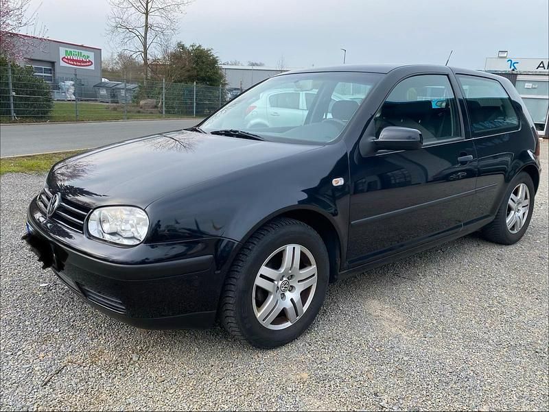 Gebraucht VW Golf IV 105 PS (77 kW) 2002 Schwarz Kleinwagen