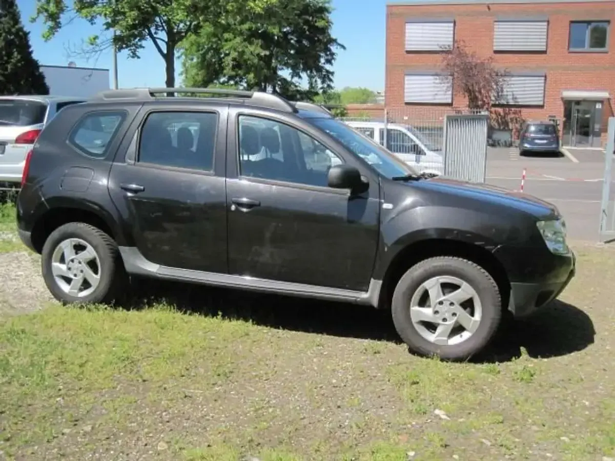 Gebraucht Dacia Duster Lauréate 105 PS (77 kW) 2012 Perlmuttschwarz SUV
