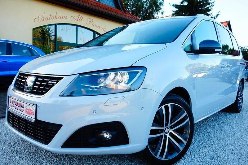 Weiss (metallic) Gebraucht 2020 Seat Alhambra FR-Line Van / Kleinbus | 31.800 € (Teuer) - Bild 1/4
