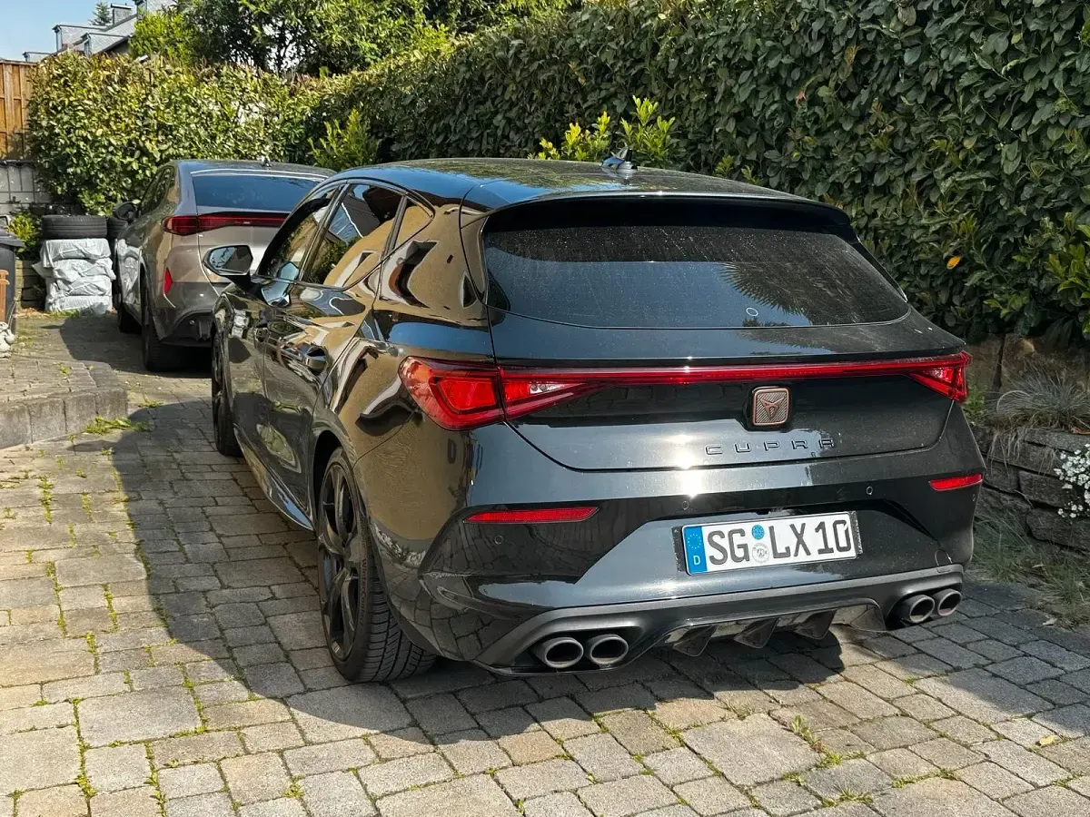 Gebraucht Cupra Leon VZ 300 PS (220 kW) 2021 Schwarz Kleinwagen