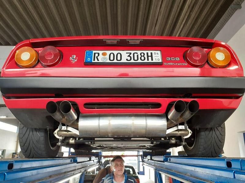 Gebraucht Ferrari 308 235 PS (172 kW) 1984 Rot Coupé