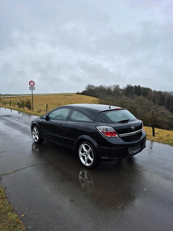 Gebraucht Opel Astra GTC 125 PS (91 kW) 2005 Schwarz Coupé