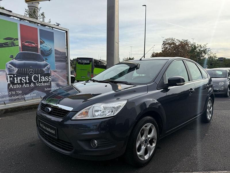 Grau Gebraucht 2010 Ford Focus Kleinwagen | 3.499 € (Fairer Preis) - Bild 1/4