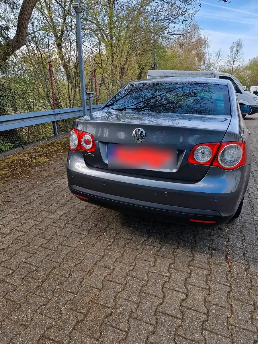 Usata VW Jetta 102 CV (75 kW) 2008 Grigio Berlina