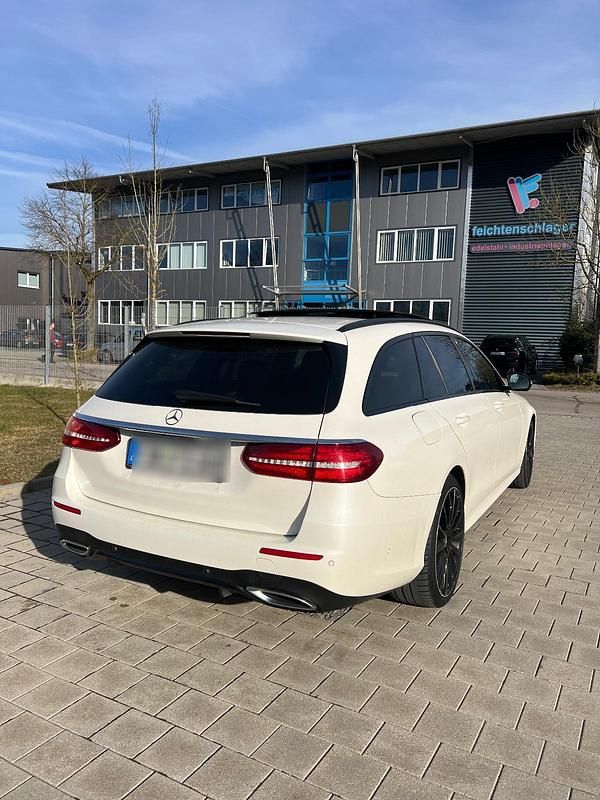 Gebraucht Mercedes E220 AMG 194 PS (142 kW) 2020 Weiß Kombi