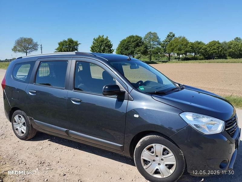 Grau Gebraucht 2019 Dacia Lodgy Comfort Van / Kleinbus | 8.500 € (Guter Preis) - Bild 1/4