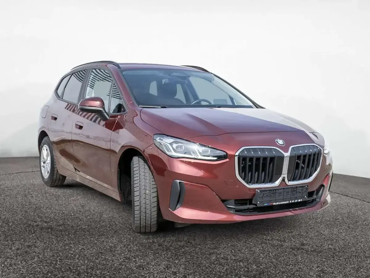 Gebraucht BMW 218 Active Tourer 136 PS (100 kW) 2023 Rot Van / Kleinbus
