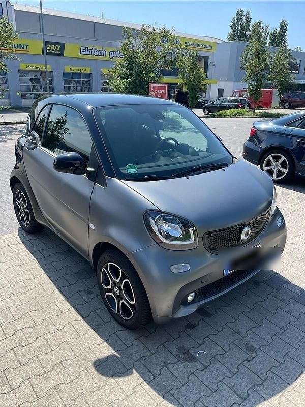 Grau Gebraucht 2018 Smart ForTwo Coupé Prime Coupé | 15.400 € (Fairer Preis) - Bild 1/4