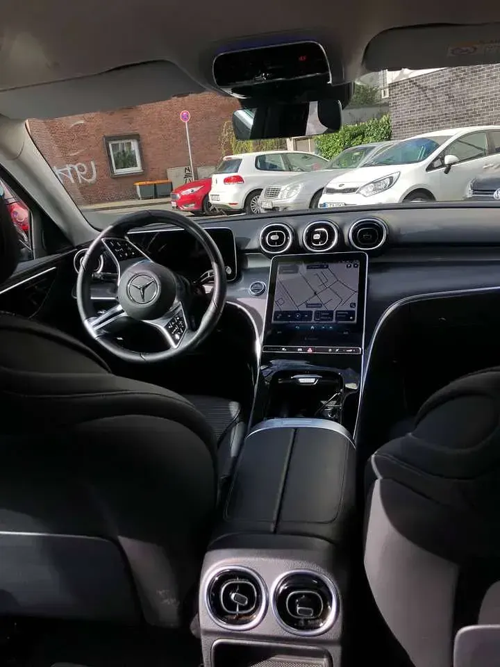 Gebraucht Mercedes C180 Avantgarde 170 PS (125 kW) 2022 Schwarz Limousine