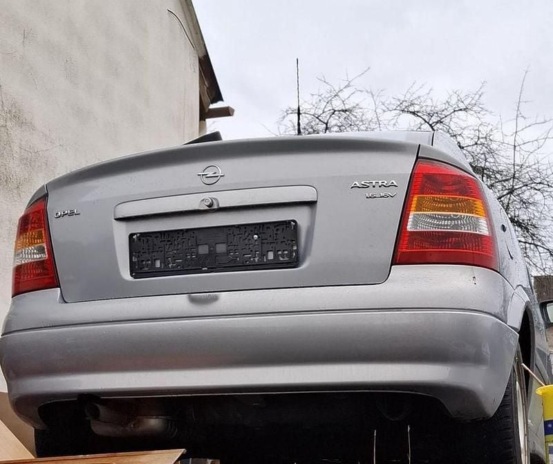 Silber Gebraucht 2001 Opel Astra Limousine | 800 € (Superpreis) - Bild 1/4