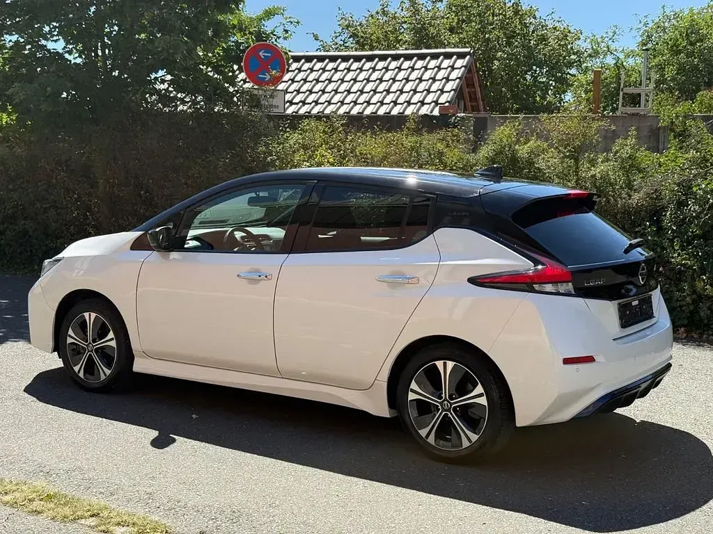 Gebraucht Nissan Leaf 110 kW (150 PS) 2021 Weiß Kleinwagen