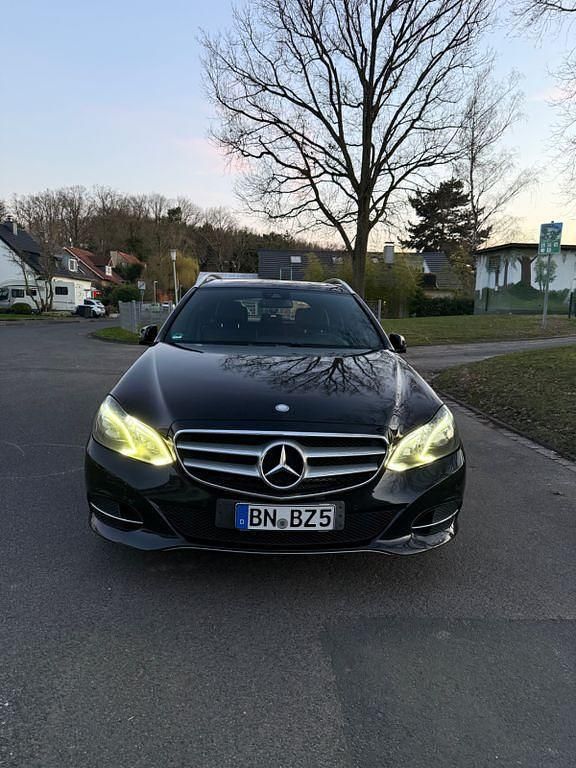 Gebraucht Mercedes E200 136 PS (100 kW) 2015 Schwarz Kombi