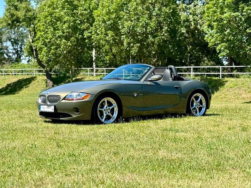 Gebraucht BMW Z4 Performance 231 PS (169 kW) 2004 Messing metallic Cabrio