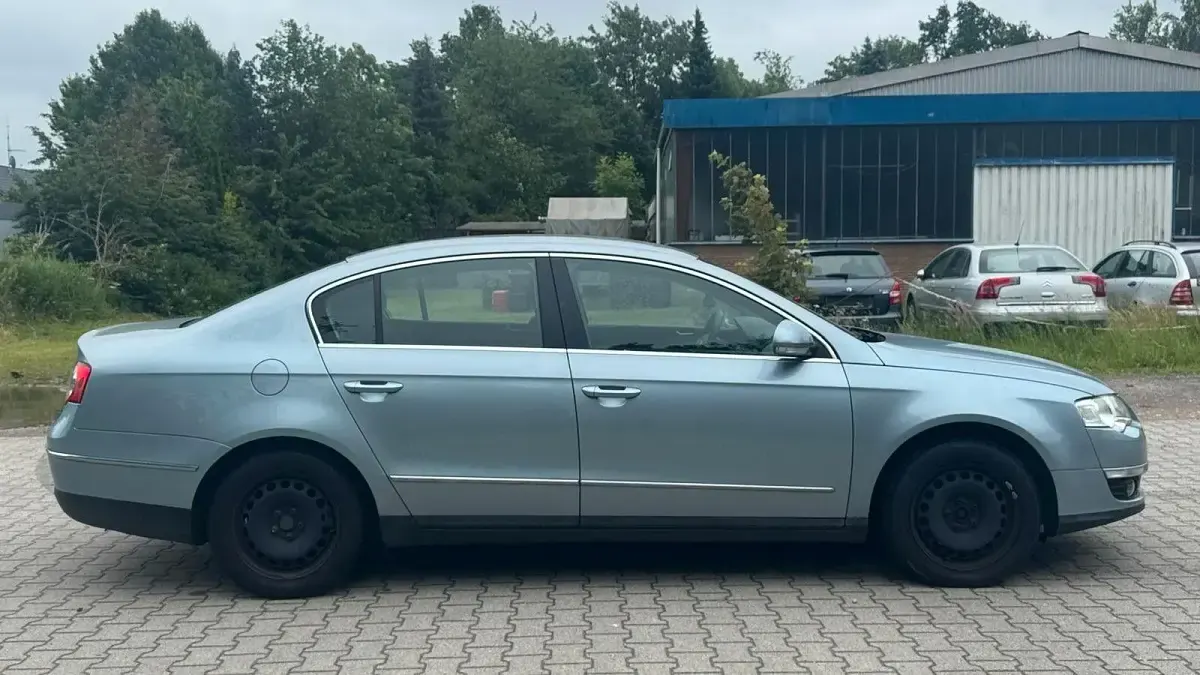 Gebraucht VW Passat Trendline 116 PS (85 kW) 2006 Blau Limousine