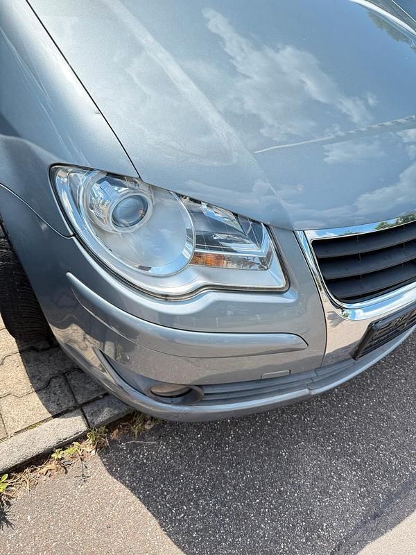 Grau Gebraucht 2007 VW Touran Van / Kleinbus | 2.450 € (Guter Preis) - Bild 1/4