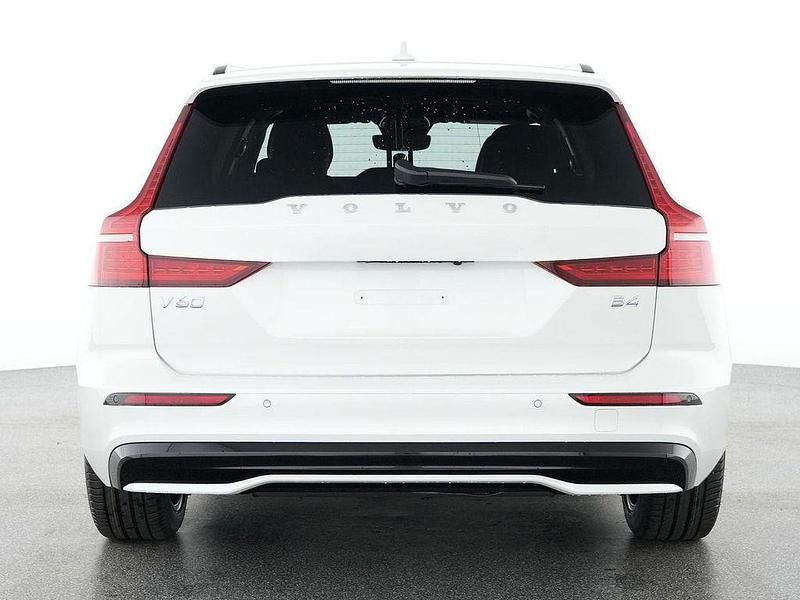 Gebraucht Volvo V60 Plus 197 PS (144 kW) 2025 Weiß Kombi
