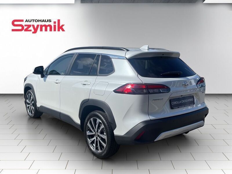 Gebraucht Toyota Corolla Cross Style 140 PS (102 kW) 2024 Platinumweiß perleffekt SUV