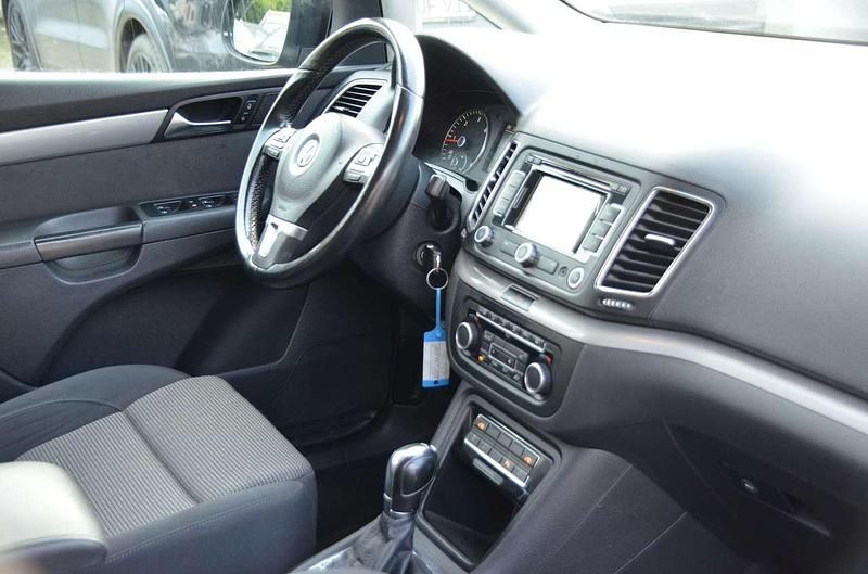 Gebraucht VW Sharan 140 PS (102 kW) 2011 Deep black perleffekt Van / Kleinbus