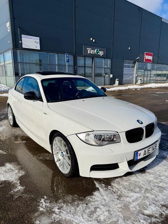Gebraucht BMW 135 Performance 326 PS (239 kW) 2013 Weiß Kleinwagen